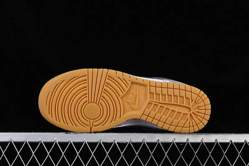 All Categories Nk SB Dunk Series Nk SB Dunk Low Low-top sneakers Cost-effective version Nk Dunk Low "Grey Gum" Dark gray suede SB low-top casual sports skateboard shoes FV0389-100